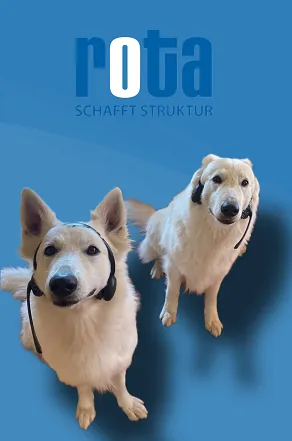 Zwei weiße Schäferhunde unterstützen tatkräftig ihre Teammitglieder im Support